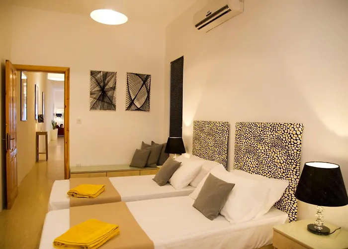 Maltese Balcony * San Julián